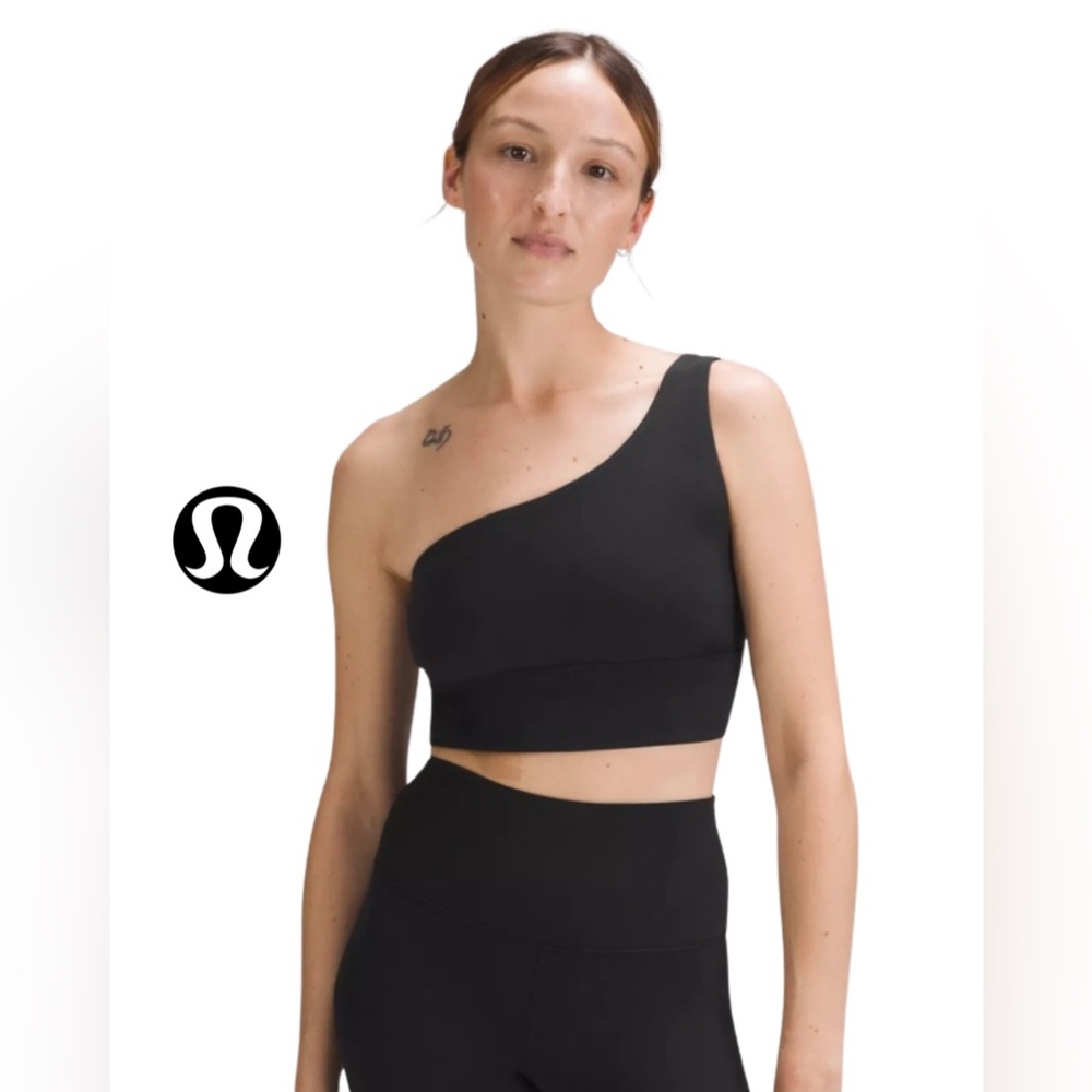 lululemon Align™ Asymmetrical Bra
Light Support, A/B Cup size 8